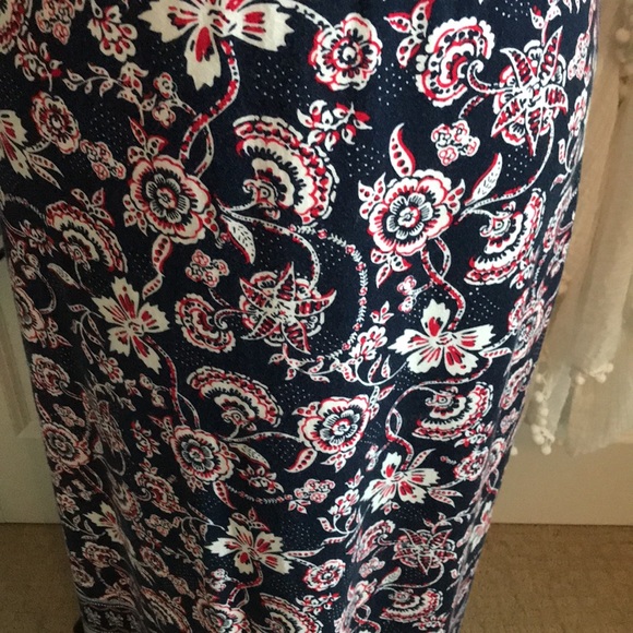 Lovely navy print skirt - Picture 2 of 11